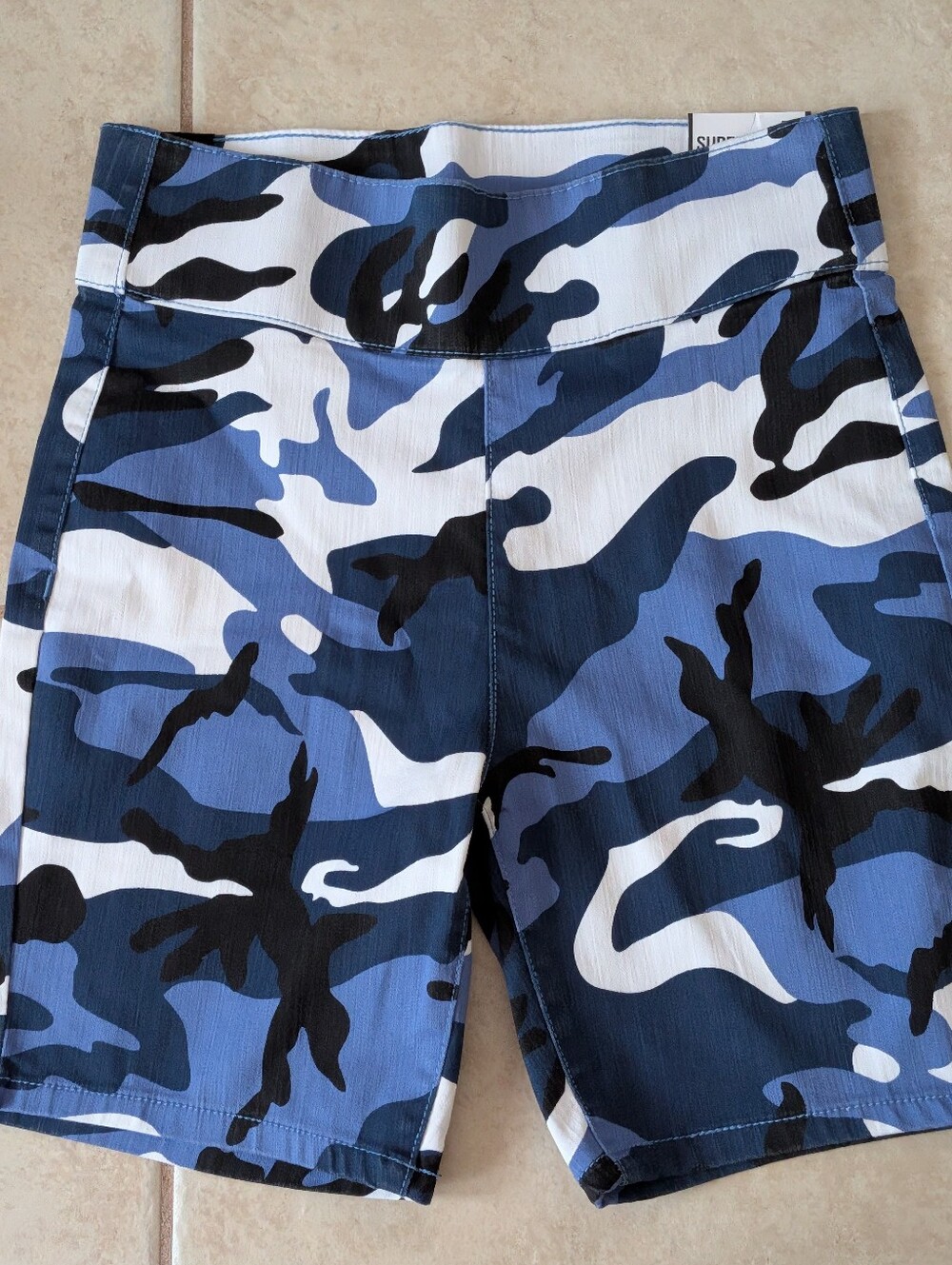 Almost Famous Blue Camo Shorts Size Medium NWT